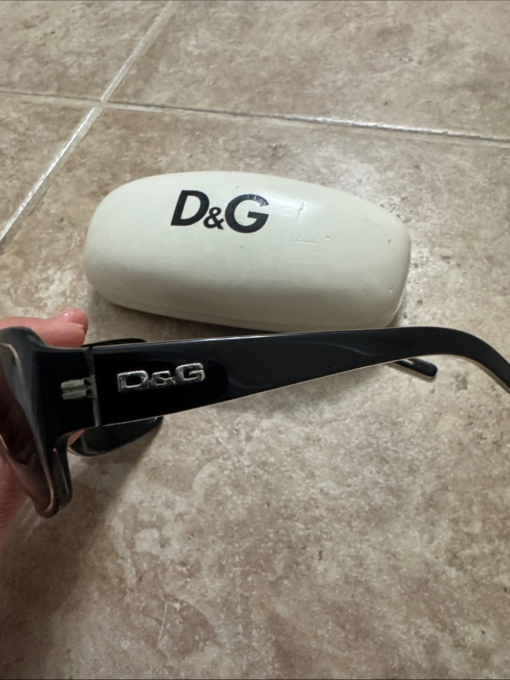 D&G Women’s Black Frame Sunglasses with Dark Lenses - Picture 2 of 4